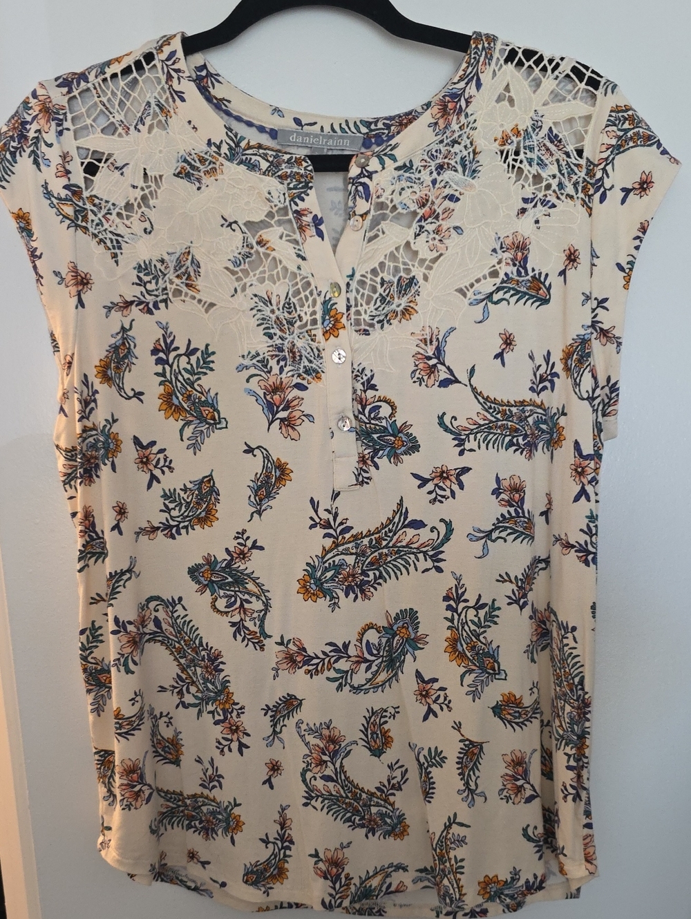 Daniel Rainn Cream Floral Lace-Yoke Cap Sleeve Blouse